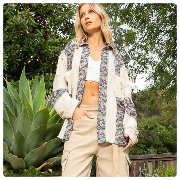 $35 start No. 17 ⬇️Pretty POL vintage wash top shacket - Picture 2 of 6